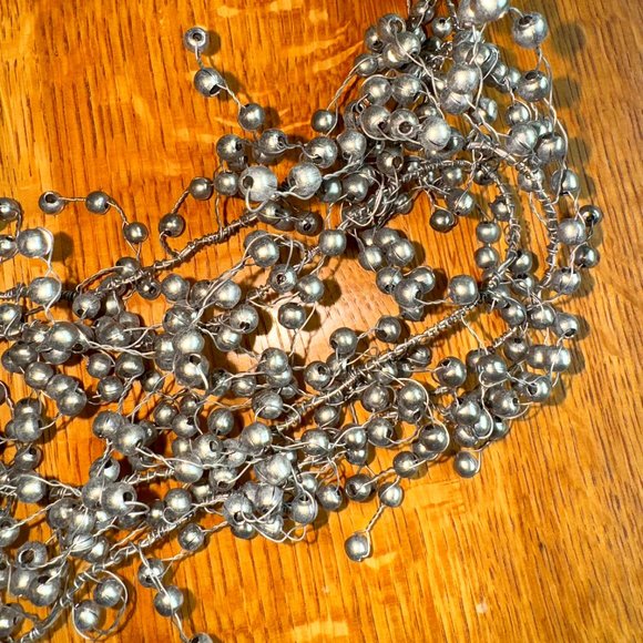 POTTERY BARN 'Pepperberry' Garland RARE Silver Pewter Color Beads Metal Wire 5' - Picture 2 of 4